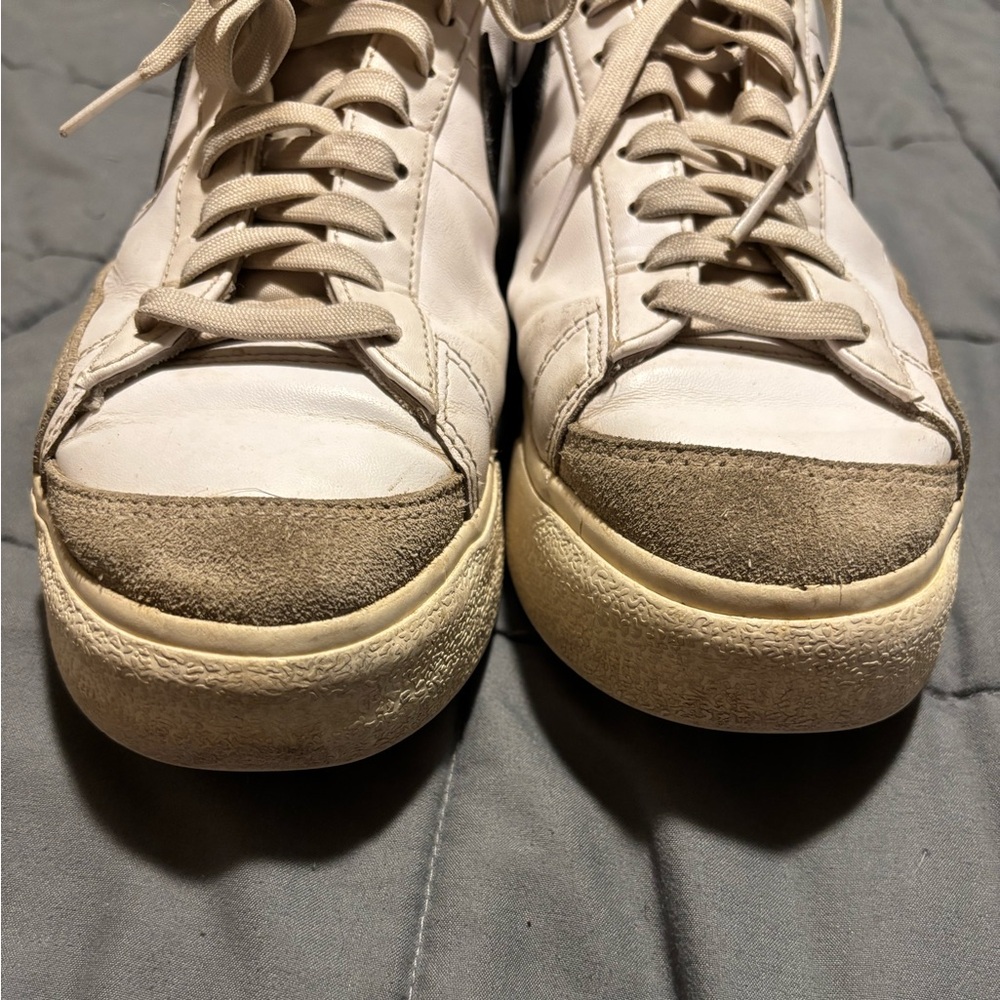 NIKE Women’s Blazer Low Platform Sneakers Size 9 - Picture 4 of 9